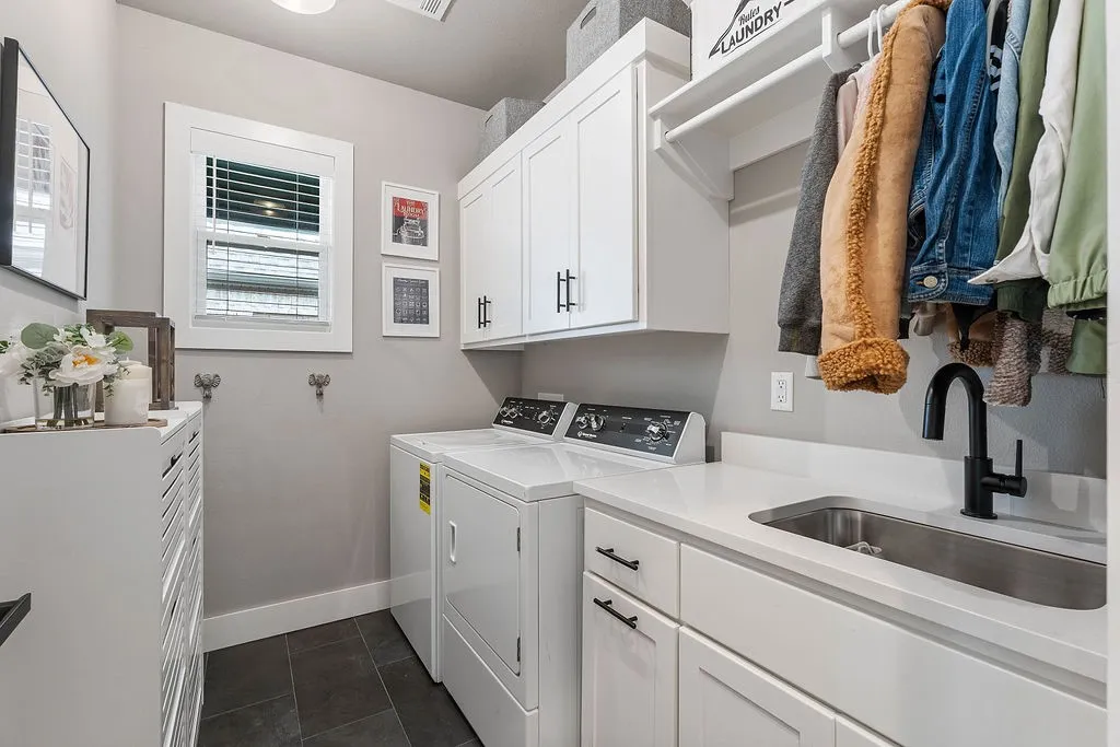 Rogers, Arkansas 72758, United States, 3 Bedrooms Bedrooms, ,3 BathroomsBathrooms,Residential,Active,101915