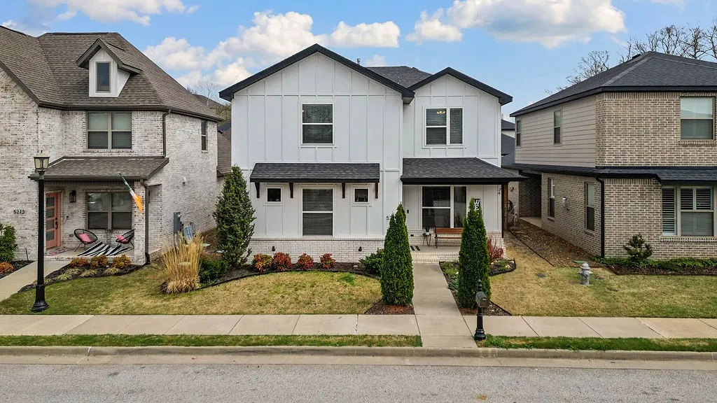 Rogers, Arkansas 72758, United States, 3 Bedrooms Bedrooms, ,3 BathroomsBathrooms,Residential,Active,101915