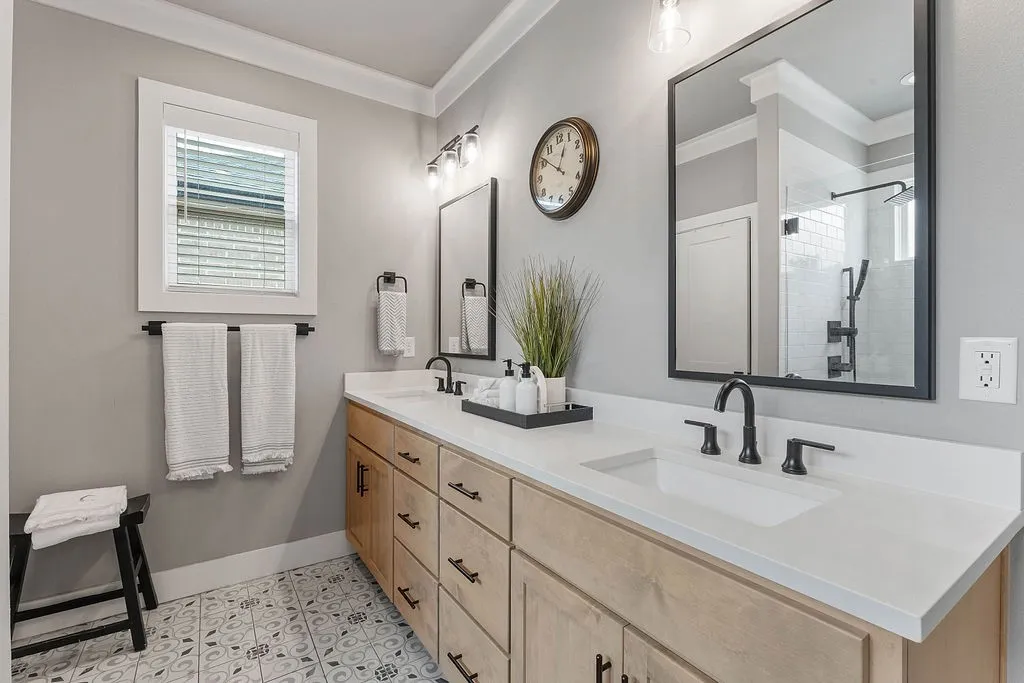 Rogers, Arkansas 72758, United States, 3 Bedrooms Bedrooms, ,3 BathroomsBathrooms,Residential,Active,101915