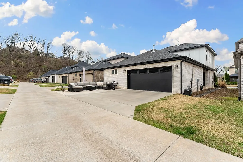 Rogers, Arkansas 72758, United States, 3 Bedrooms Bedrooms, ,3 BathroomsBathrooms,Residential,Active,101915