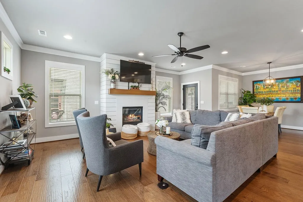 Rogers, Arkansas 72758, United States, 3 Bedrooms Bedrooms, ,3 BathroomsBathrooms,Residential,Active,101915