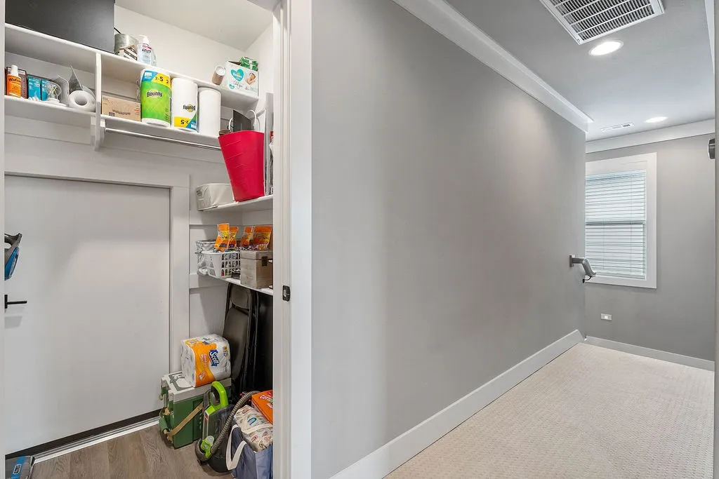 Rogers, Arkansas 72758, United States, 3 Bedrooms Bedrooms, ,3 BathroomsBathrooms,Residential,Active,101915