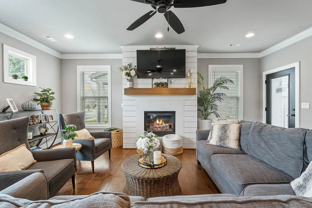 Rogers, Arkansas 72758, United States, 3 Bedrooms Bedrooms, ,3 BathroomsBathrooms,Residential,Active,101915