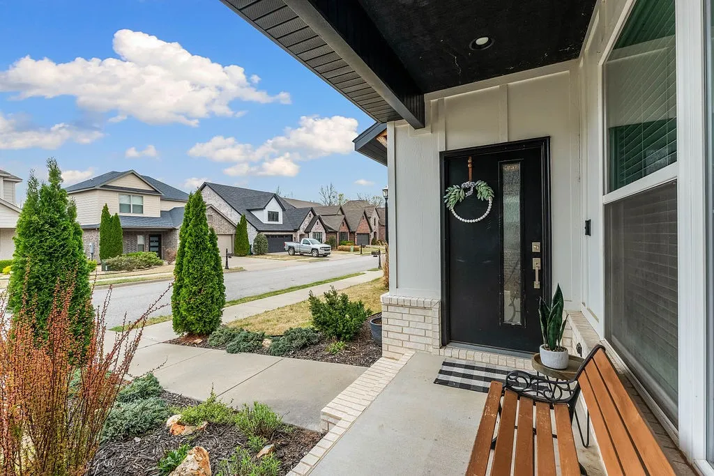 Rogers, Arkansas 72758, United States, 3 Bedrooms Bedrooms, ,3 BathroomsBathrooms,Residential,Active,101915