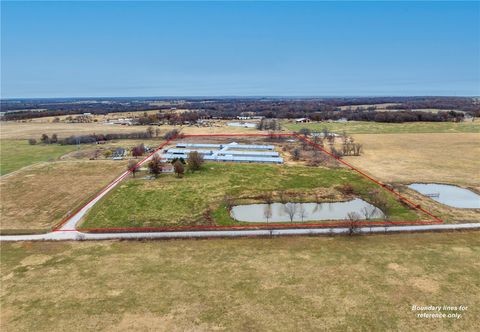 Single Family Residence in Gentry AR 20894 Floyd Moore Road 25.jpg