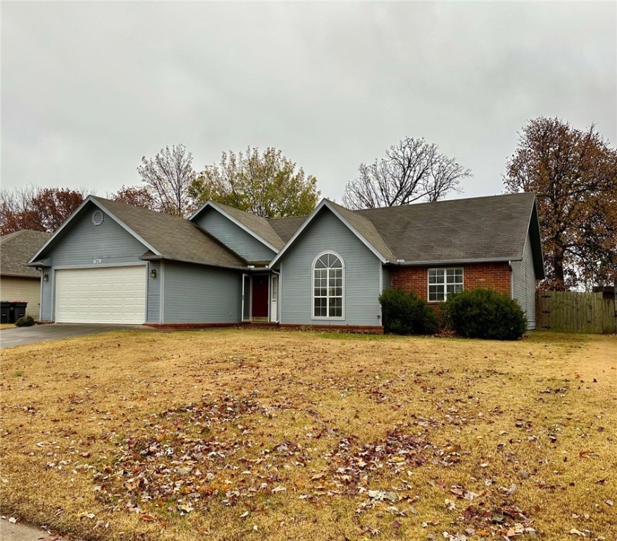Great starter/investment 3 bed, 2 bath home in convenient location just minutes to Fayetteville and downtown Springdale with access to Don Tyson just around the corner. New HVAC 2021 and laminate flooring in living area and hallway. Large fenced yard with no neighbors behind. Refrigerator, washer, and dryer convey.