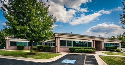 Prime Bentonville location.
Directly off Interstate 49 with high visibility & easy access.
Only 2 miles from the new Walmart Home Office campus.
Custom finishes.
Customize your space at the on-site design center: choose your own flooring, paint colors, countertops, & ceiling grid.
Office park amenities.
Trailhead and walking paths.
24/7 fitness center.
Stepping Stones Children’s Academy (on-site daycare).
River Grill (onsite dining).
Local summer food trucks.