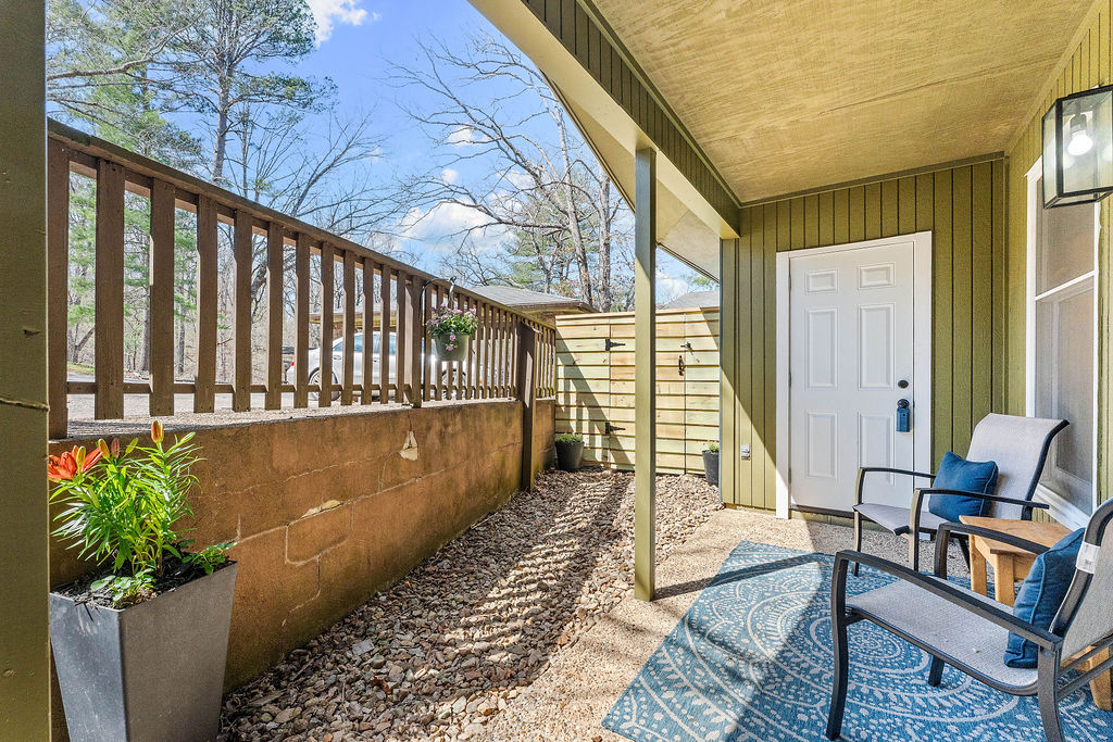 Townhouse Tct 3 A/K/A Drake Court Bvv - Residential