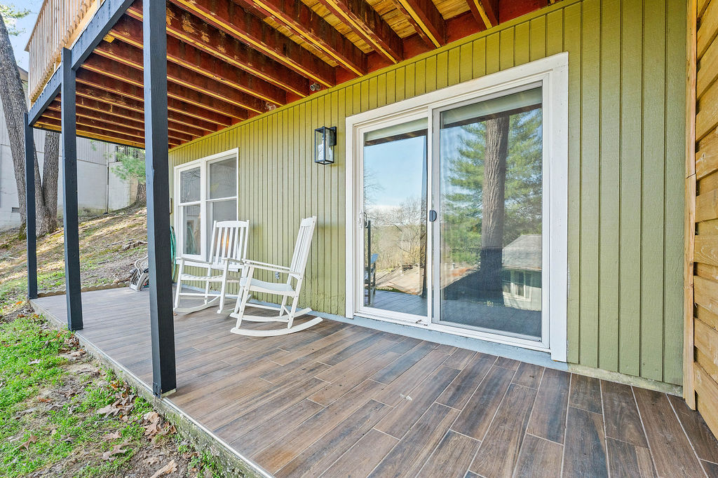 Townhouse Tct 3 A/K/A Drake Court Bvv - Residential