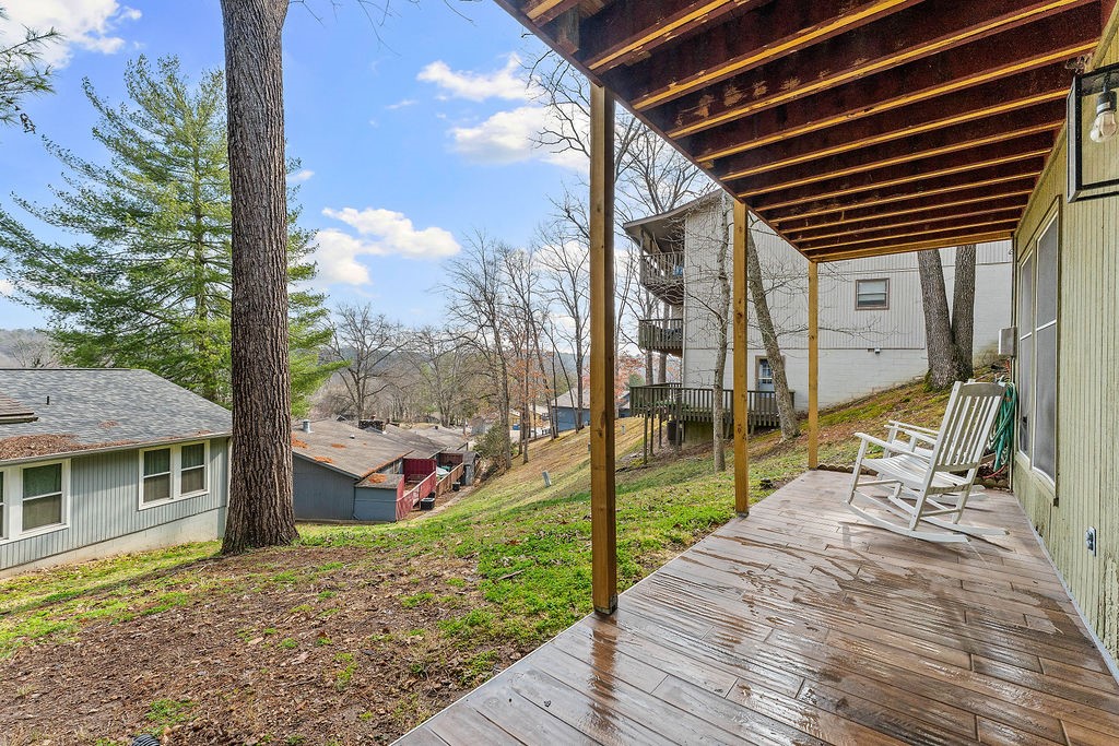 Townhouse Tct 3 A/K/A Drake Court Bvv - Residential