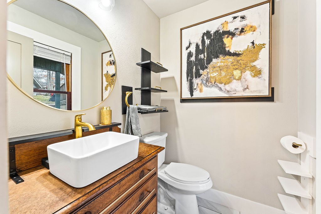 Townhouse Tct 3 A/K/A Drake Court Bvv - Residential