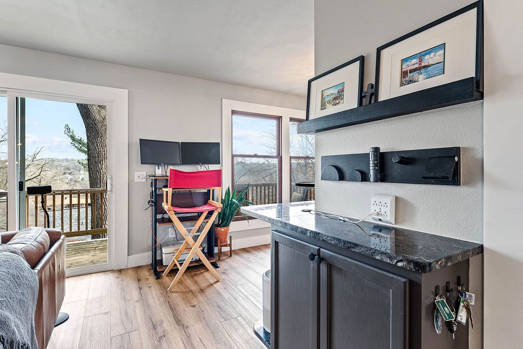 Townhouse Tct 3 A/K/A Drake Court Bvv - Residential