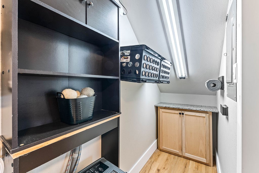 Townhouse Tct 3 A/K/A Drake Court Bvv - Residential