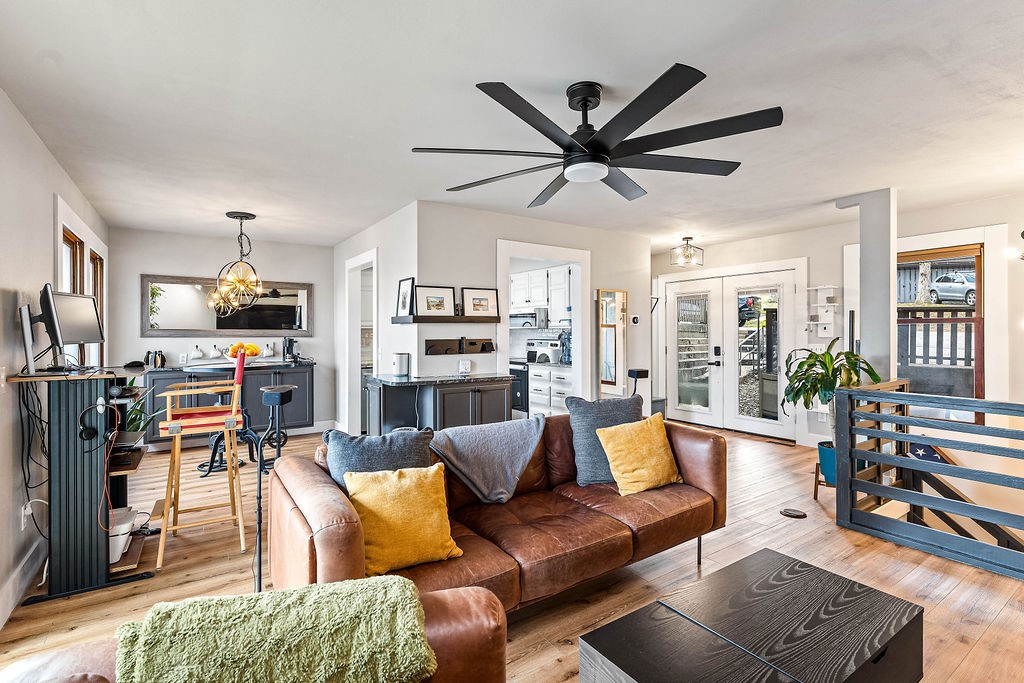 Townhouse Tct 3 A/K/A Drake Court Bvv - Residential