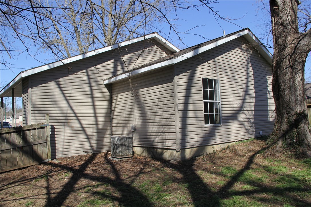 Hewitt Place Siloam Spgs - Residential