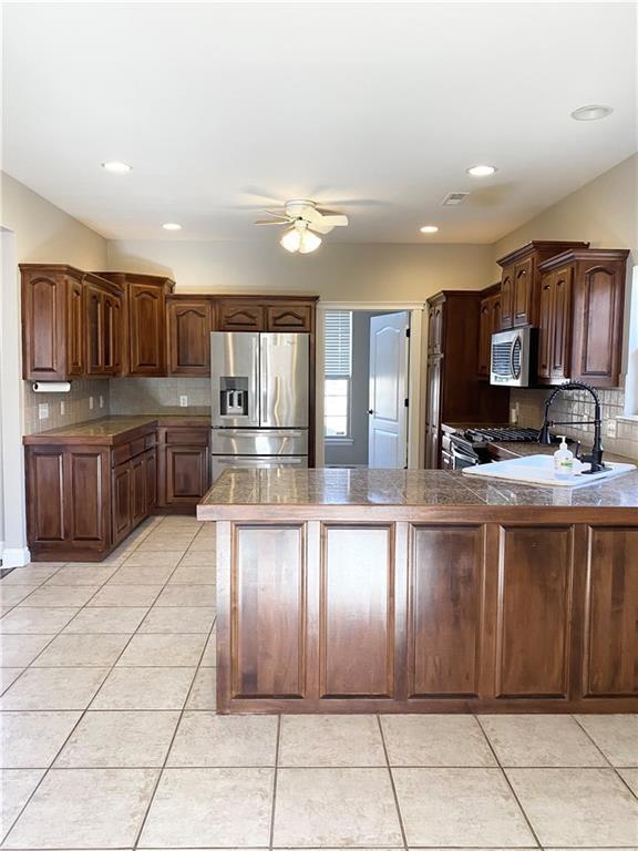 Saddlebrook Sub Bentonville - Residential Lease