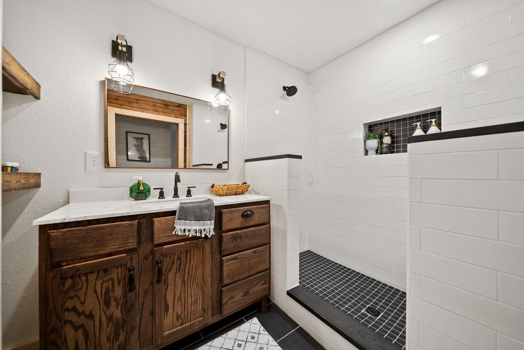 27-20-28-RURAL - Residential