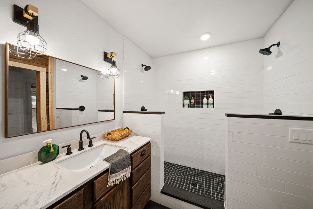 27-20-28-RURAL - Residential