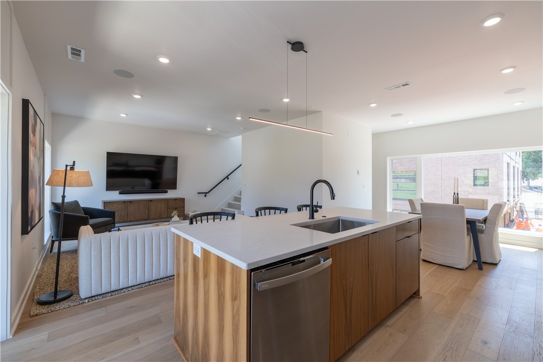 YOUNG'S ADD-BENTONVILLE - Residential