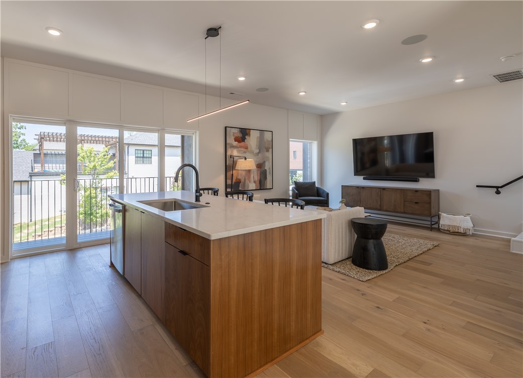 YOUNG'S ADD-BENTONVILLE - Residential