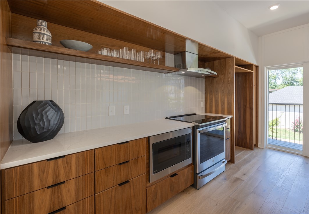 YOUNG'S ADD-BENTONVILLE - Residential