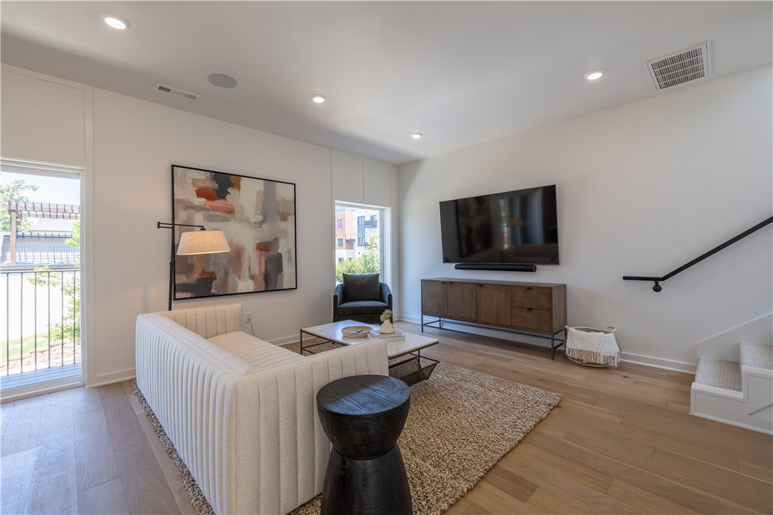 YOUNG'S ADD-BENTONVILLE - Residential