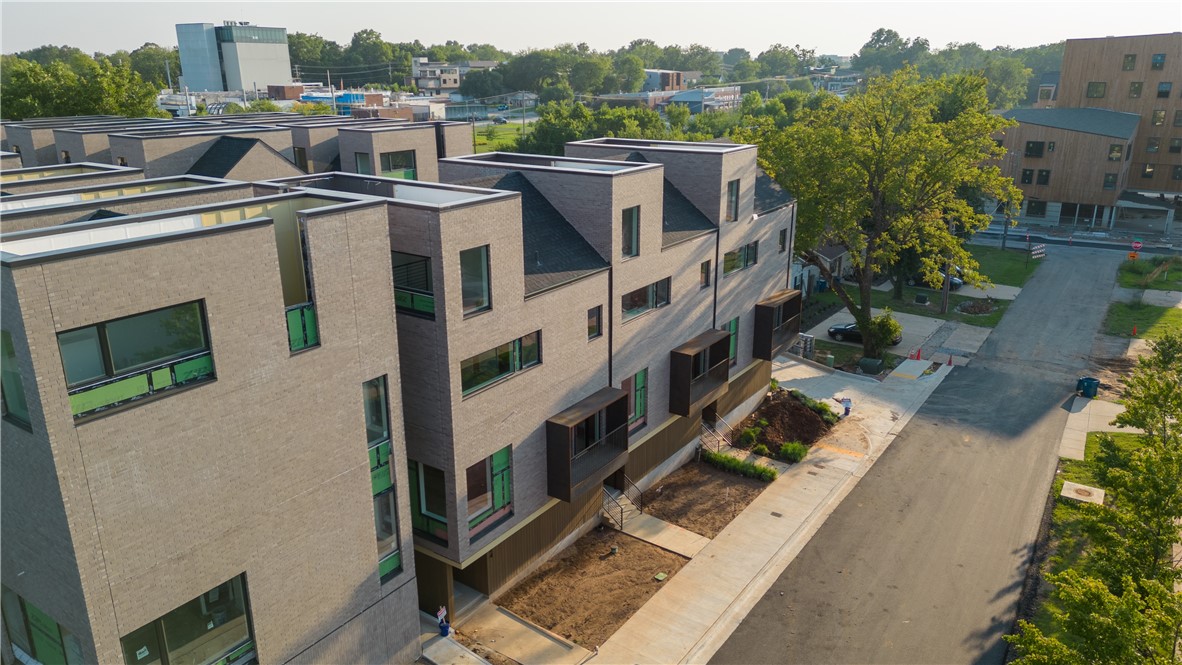 YOUNG'S ADD-BENTONVILLE - Residential