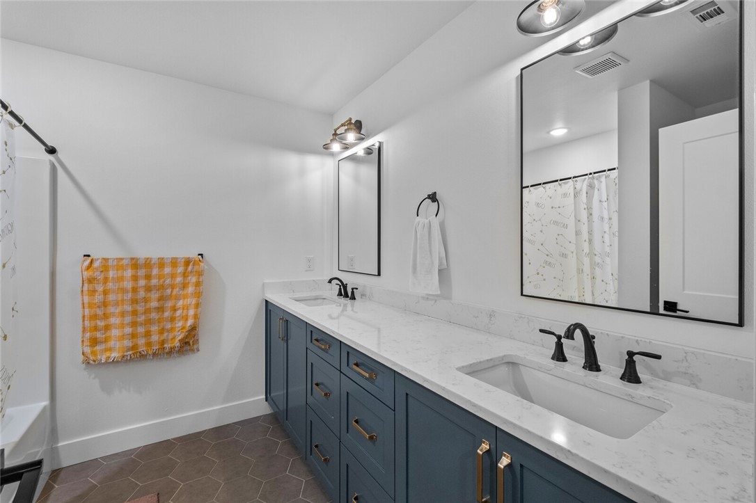 Cobble Creek Sub Rogers - Residential
