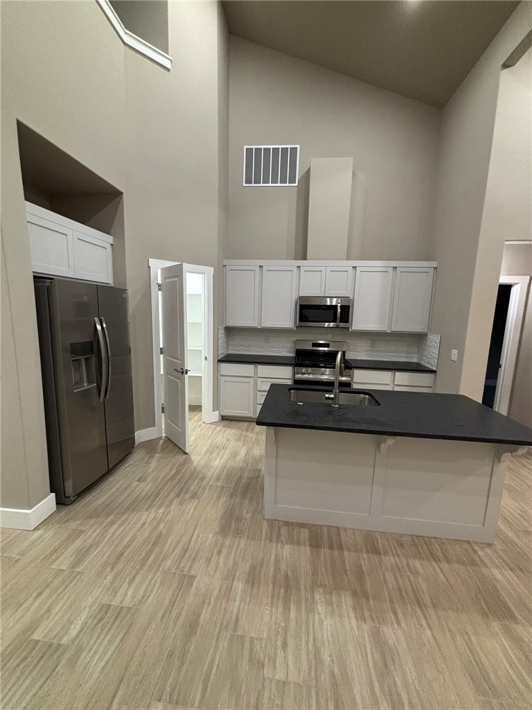 Crystal Cove Ph I - Residential Lease