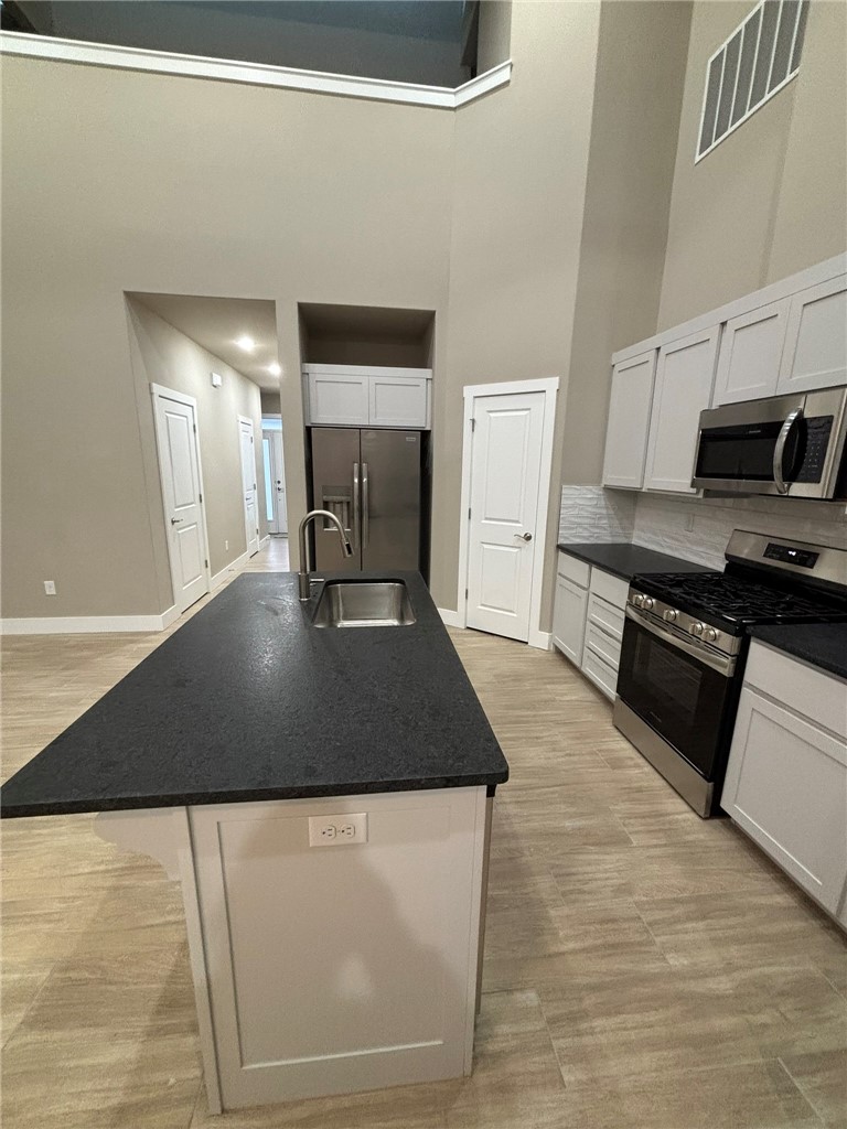 Crystal Cove Ph I - Residential Lease