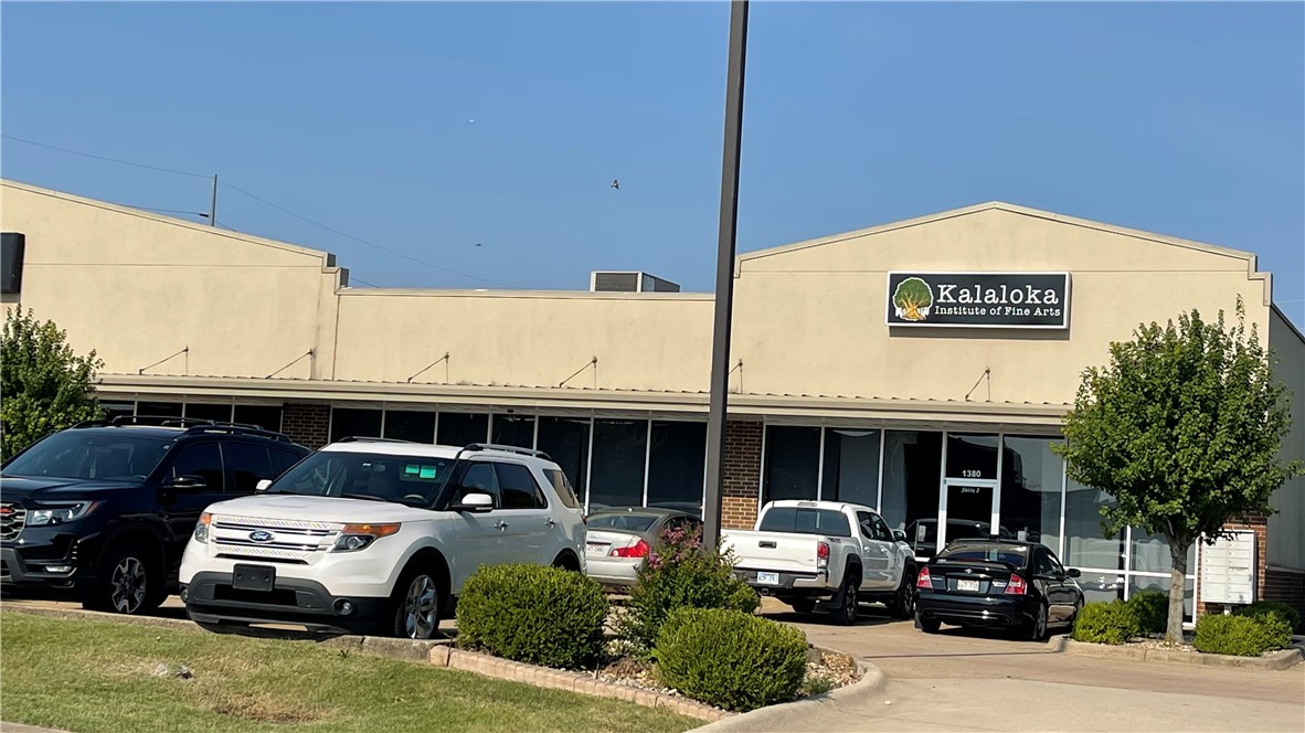 Prime 2,250 SF interior unit commercial space with monument sign, excellent visibility, and ample parking. Features high ceilings, open floor plan, and access to a kitchenette. Ideal for retail, office, or service use. This versatile unit can be leased individually or combined with the adjacent 2,250 SF space for a total of 4,500 SF. Near ingress/egress. High-traffic location offers strong exposure and accessibility for customers.Also listed in MLS 1317675 and 1317654.