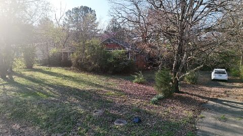 Photo of 1845 W Wedington Drive, Fayetteville, AR 72701 (MLS # 1340237)