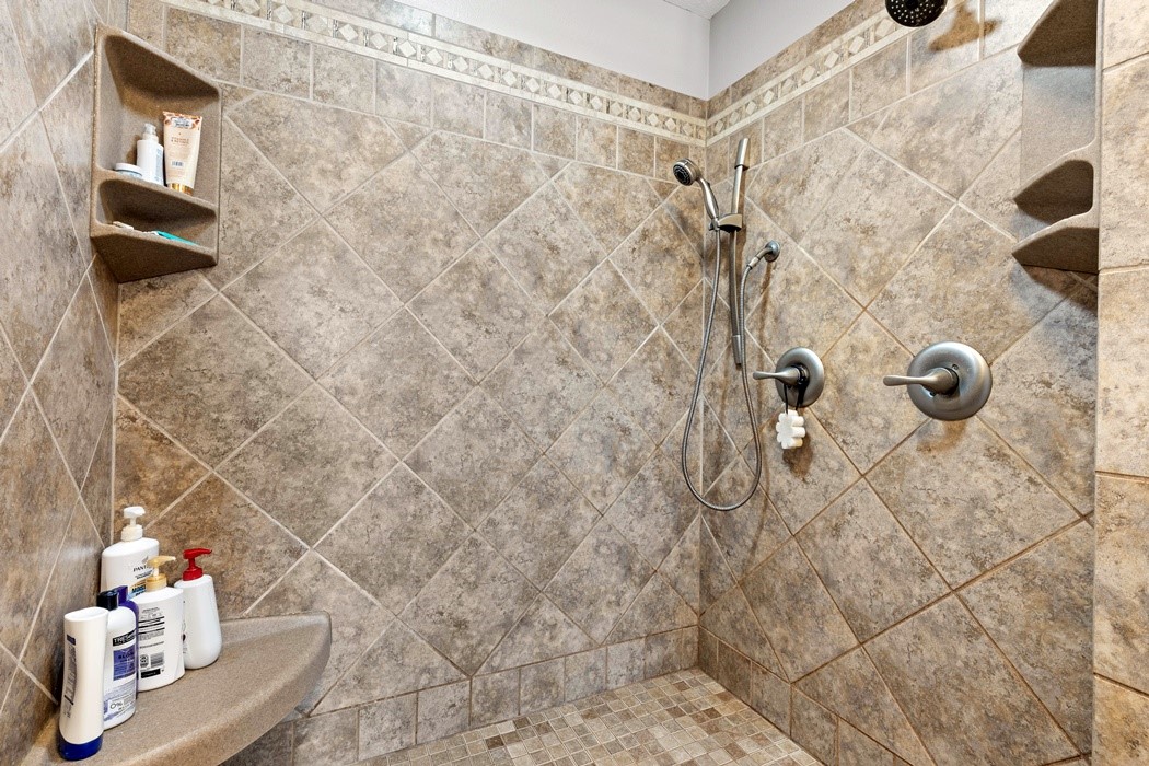 Unit 106 Holiday Island - Residential