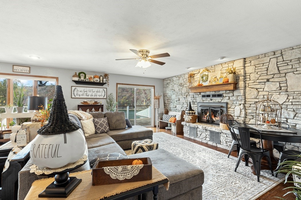 Unit 106 Holiday Island - Residential
