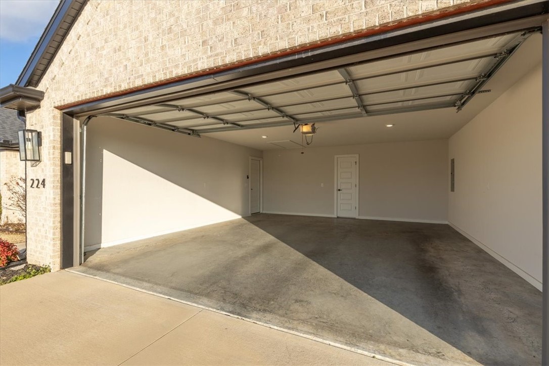 The Villages of Sloanebrooke - Residential Lease