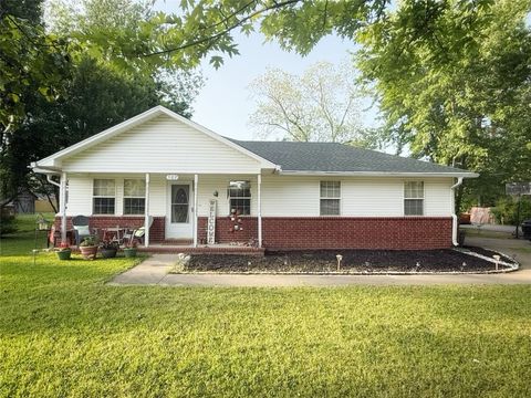 Photo of 507 4th Street, Atkins, AR 72823 (MLS # 1344634)