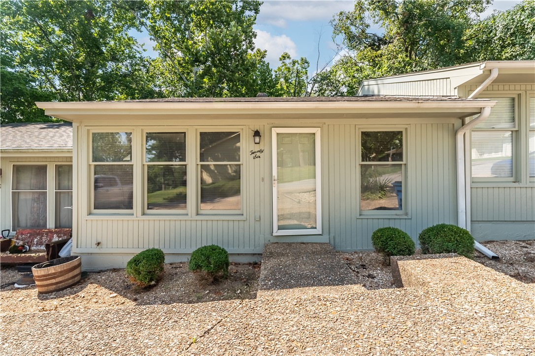 Drake Courts - Residential Lease