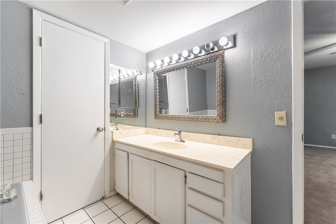 Drake Courts - Residential Lease