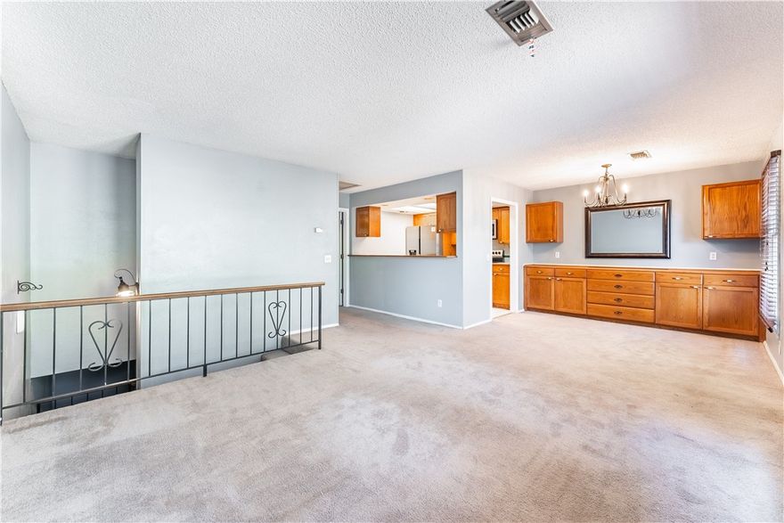 Welcome To Your Next Home! This Fabulous 2 Level Townhome w/ Easy Access To Bella Vista Amenities & 71B/I-49. Main Level Features Living Area, Kitchen with newer appliances, including the Refrigerator, Dining, Master Bedroom w/ Full Attached Bath. Lower Level Features A Second Living Area, 2 Additional Guest Beds, A Full Bath And Access To The Back Deck Overlooking The Trees. Washer and Dryer included. Background & Credit Check Required.