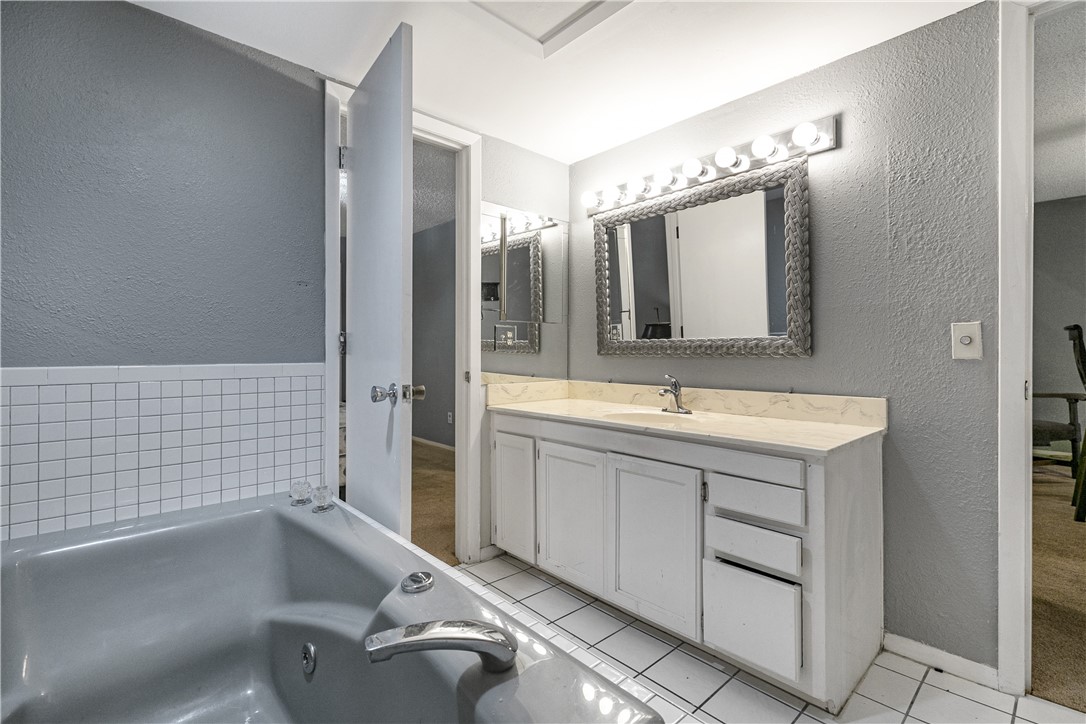 Drake Courts - Residential Lease