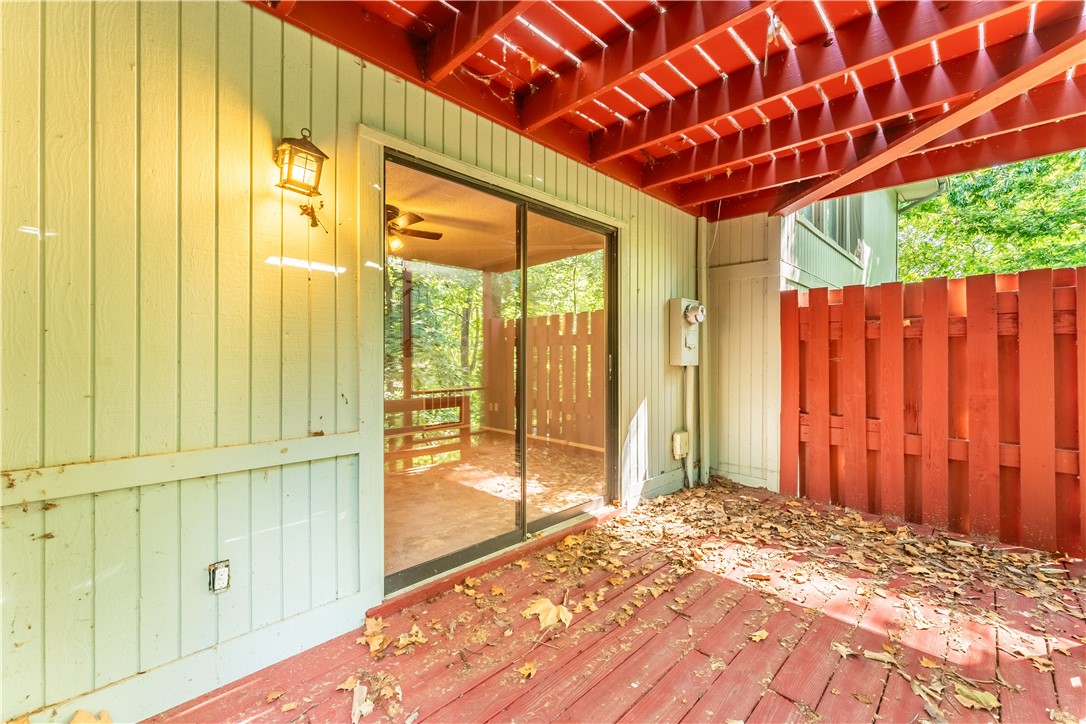 Drake Courts - Residential Lease