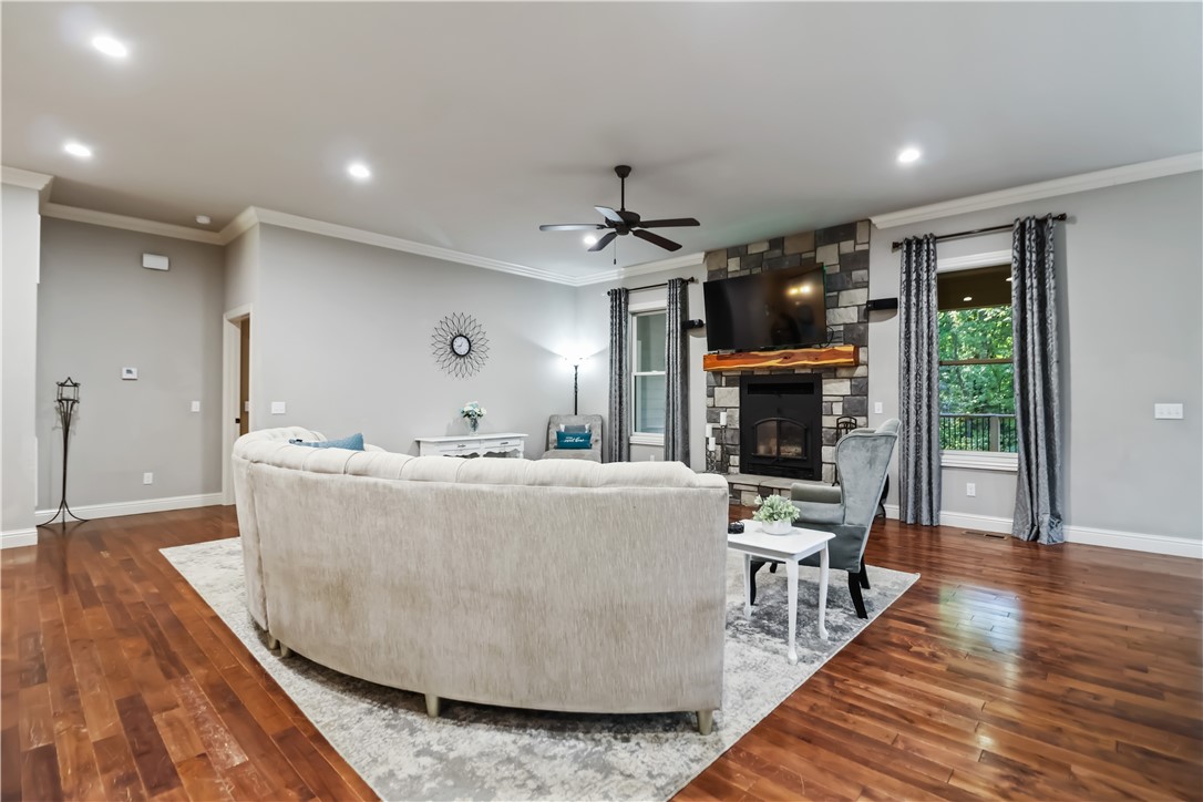 Thomas Black Add Rurban - Residential