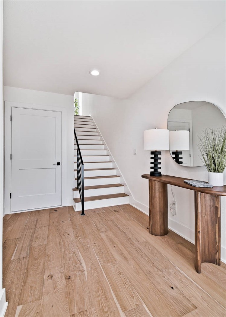 9TH & A HORIZONTAL PROPERTY REGIME-BENTO - Residential