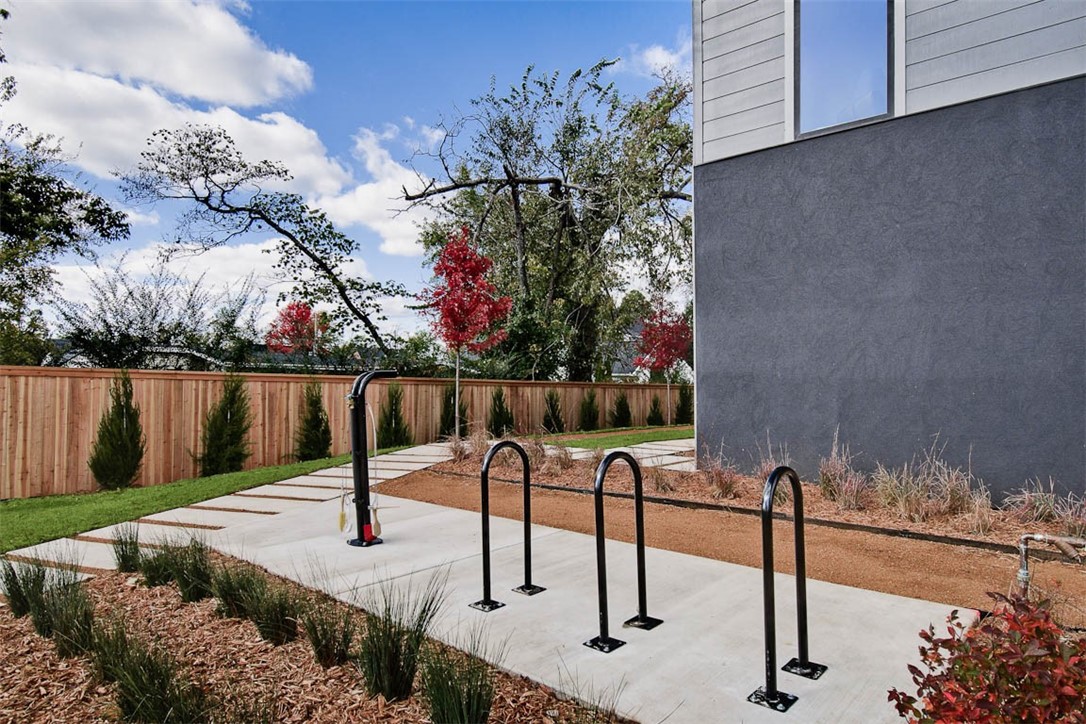 9TH & A HORIZONTAL PROPERTY REGIME-BENTO - Residential