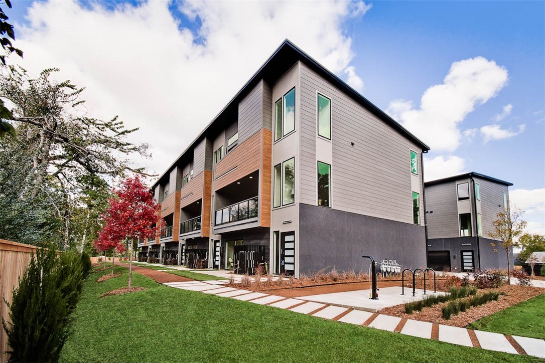 9TH & A HORIZONTAL PROPERTY REGIME-BENTO - Residential