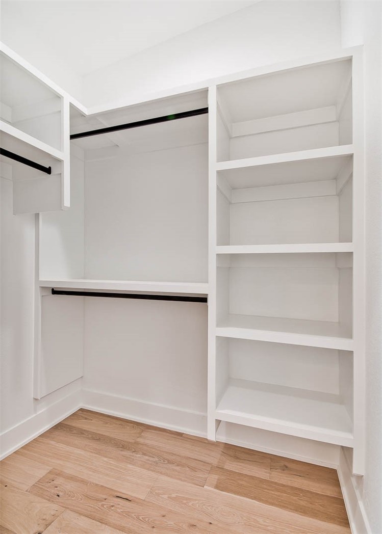 9TH & A HORIZONTAL PROPERTY REGIME-BENTO - Residential