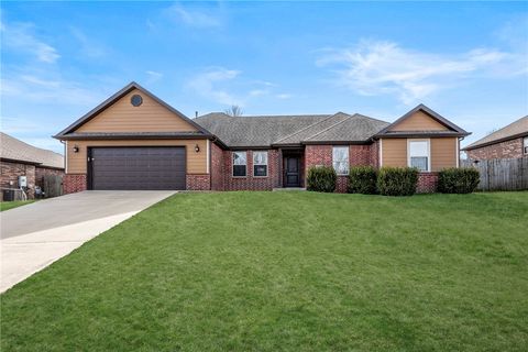 Photo of 430 Trieste Drive, Centerton, AR 72719 (MLS # 1335942)