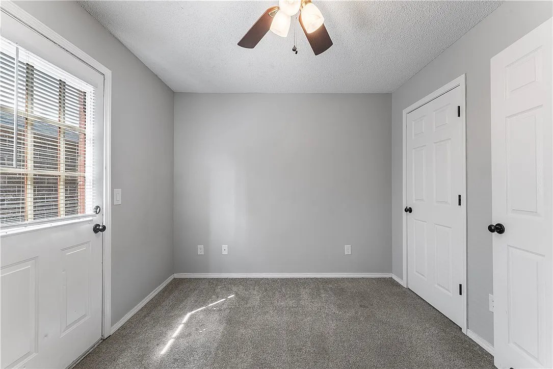 CARRIAGE SQUARE SUB BENTONVILLE - Residential Lease