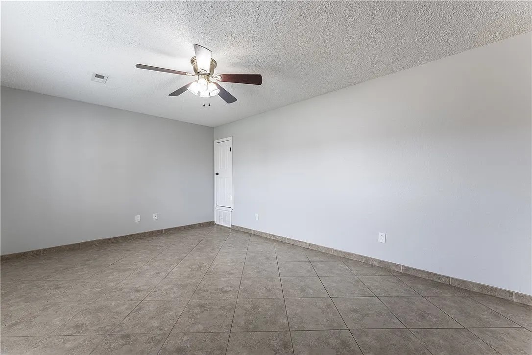 CARRIAGE SQUARE SUB BENTONVILLE - Residential Lease