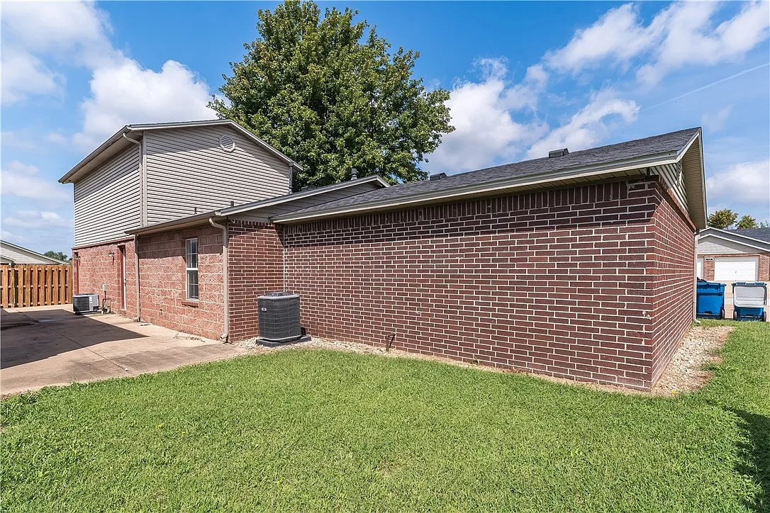 CARRIAGE SQUARE SUB BENTONVILLE - Residential Lease